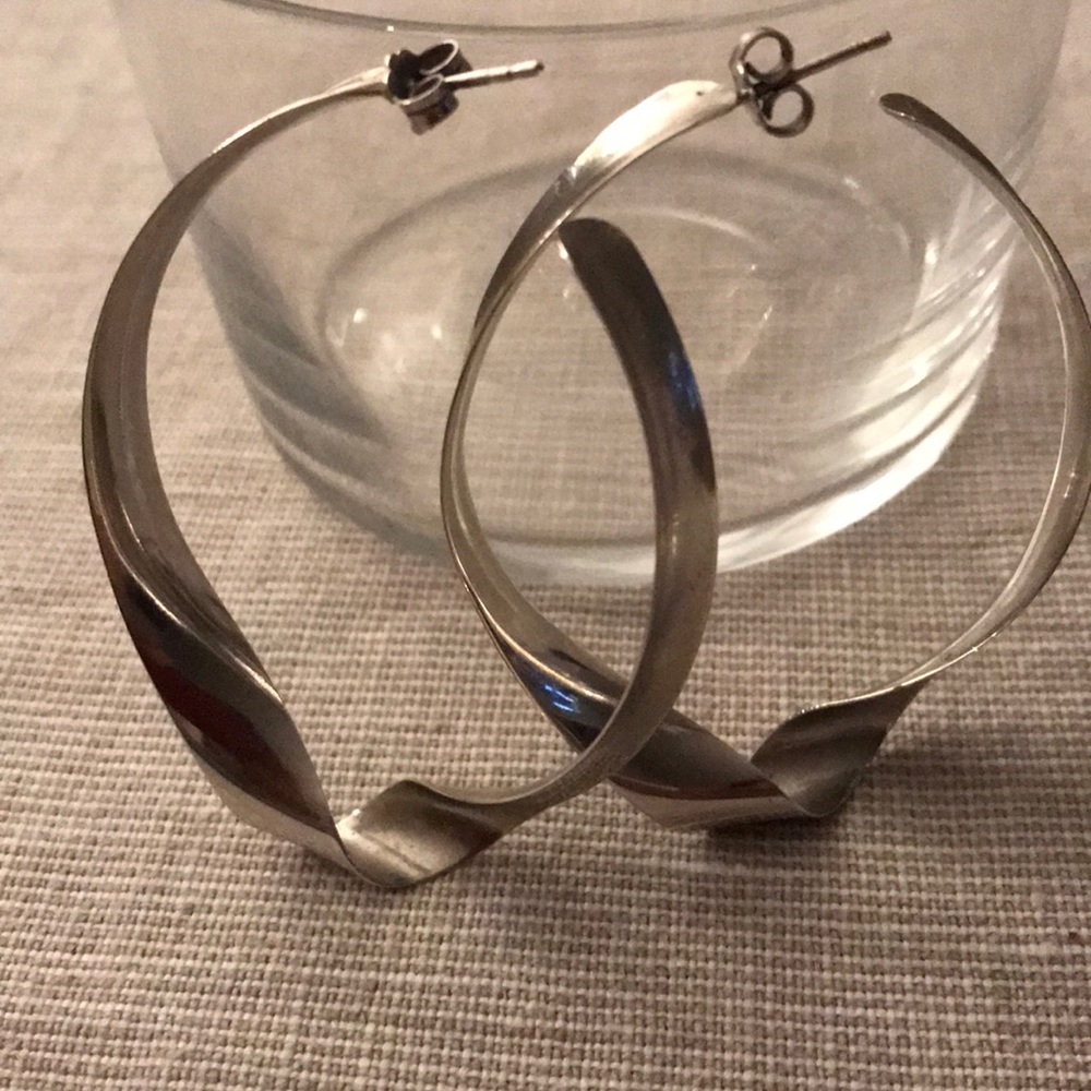 The Hoop Station La GRADUATA - LARGE SILVER Hoops